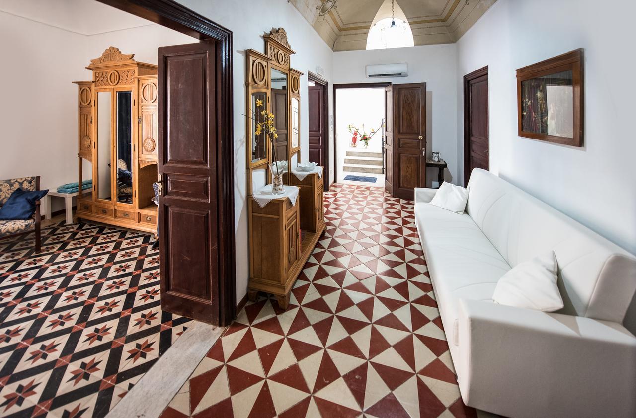 カステッランマーレ・デル・ゴルフォPalazzo Taorminaアパートメント エクステリア 写真